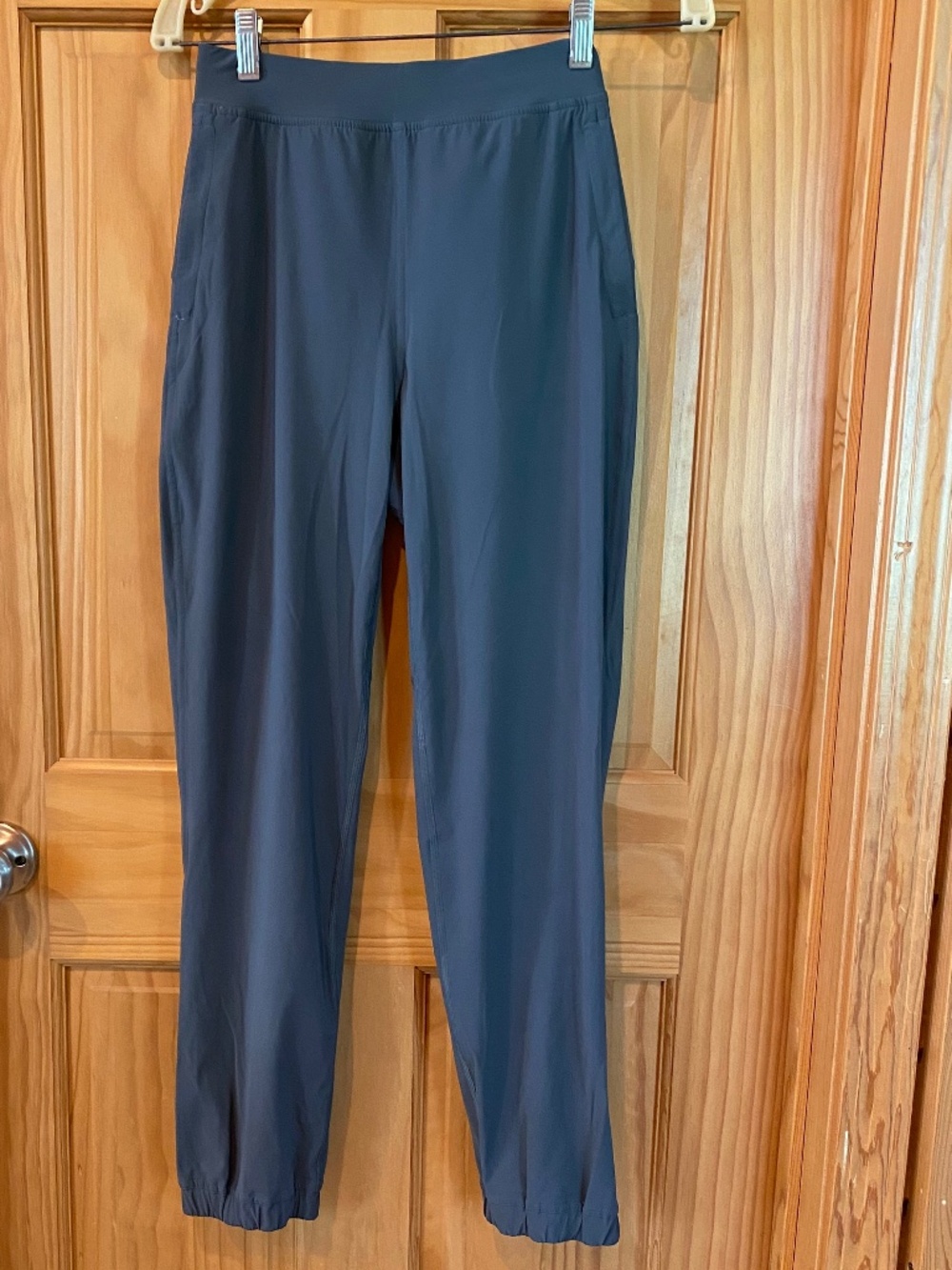 Lululemon athletica grey stretch pants size 4.